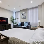 Birmingham Gem 2-Bed With Netflix, Fun & Parking