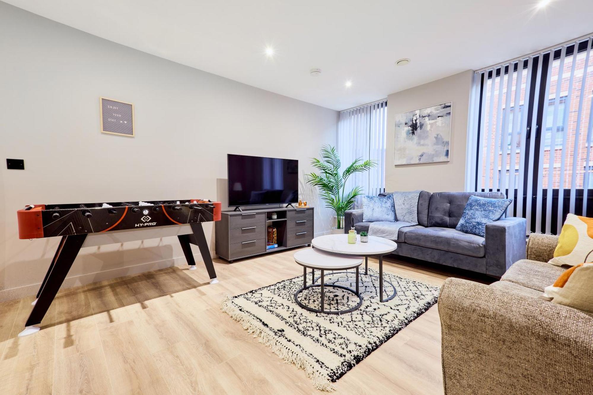 Apartment Gem 2-bed With Netflix, Fun & Parking *